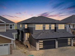 446 Kinniburgh Loop Chestermere, AB T1X 3C4