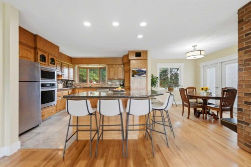 1439 90 Avenue Sw, Calgary, AB 