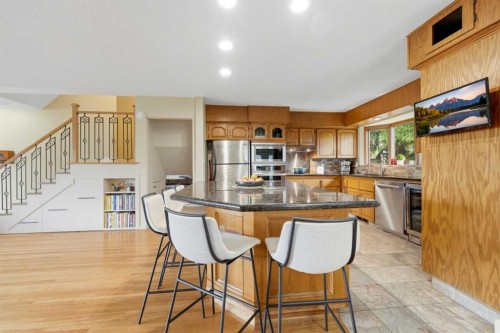1439 90 Avenue Sw, Calgary, AB 