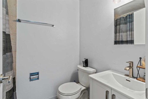 187 Falwood Way Ne, Calgary, AB - Indoor Photo Showing Bathroom