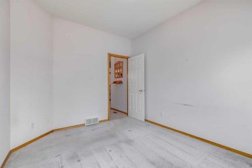 20 Douglasview Park Se, Calgary, AB 