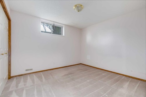20 Douglasview Park Se, Calgary, AB 