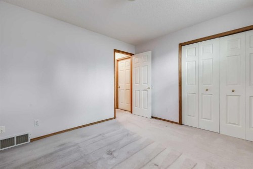 20 Douglasview Park Se, Calgary, AB 
