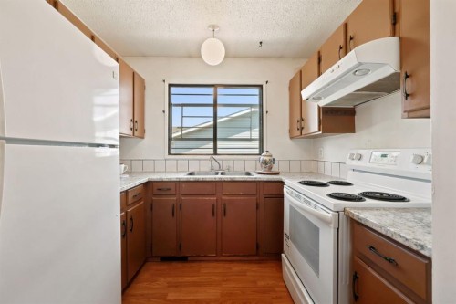 4308 38 Street Ne, Calgary, AB 
