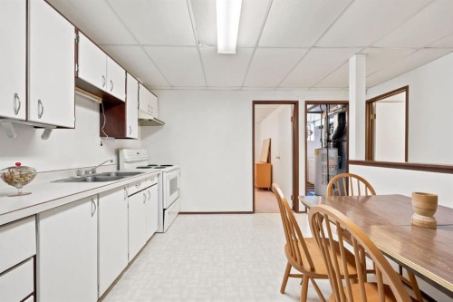 4308 38 Street Ne, Calgary, AB 