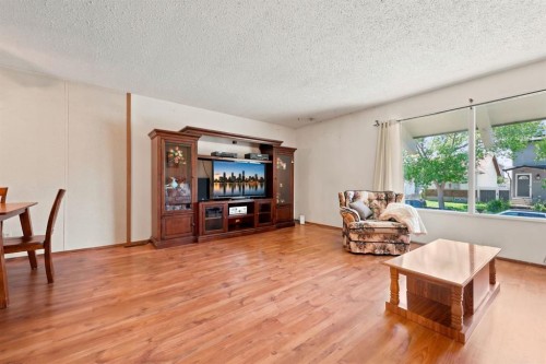 4308 38 Street Ne, Calgary, AB 