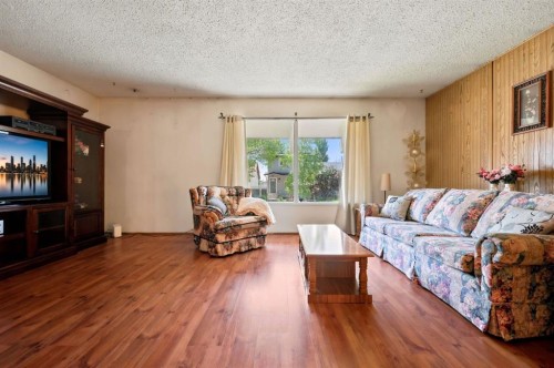 4308 38 Street Ne, Calgary, AB 