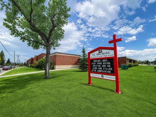 1433 43 Street Sw, Calgary, AB 