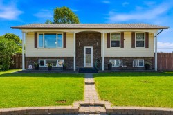 1016 Pensdale Crescent SE Calgary, AB T2A 2G1