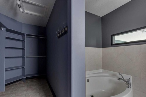 114 Jenner Crescent, Red Deer, AB 