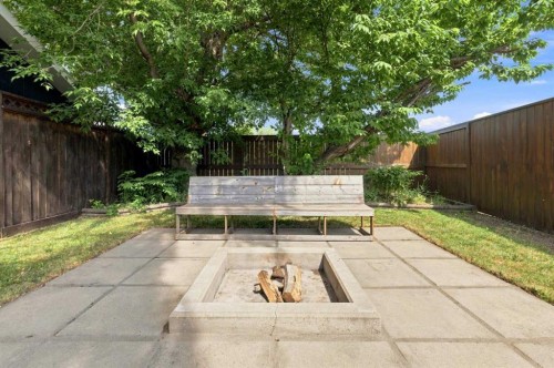 331 Queensland Circle Se, Calgary, AB - Outdoor