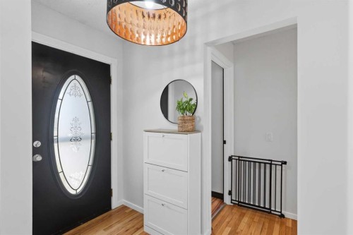 331 Queensland Circle Se, Calgary, AB - Indoor Photo Showing Other Room