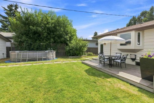 331 Queensland Circle Se, Calgary, AB - Outdoor