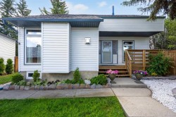 151 Ranchview Place NW Calgary, AB T3G 1H7
