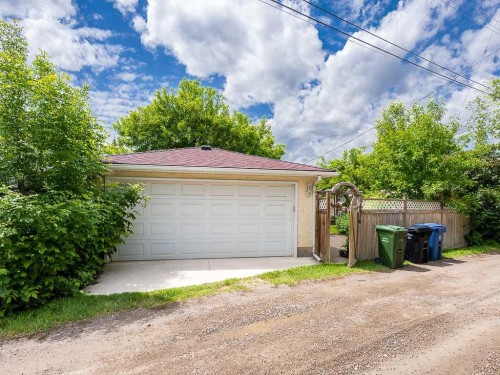 1916 Grand Oaks Drive Sw, Calgary, AB 