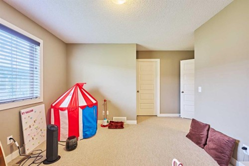 31 Pantego Lane Nw, Calgary, AB 