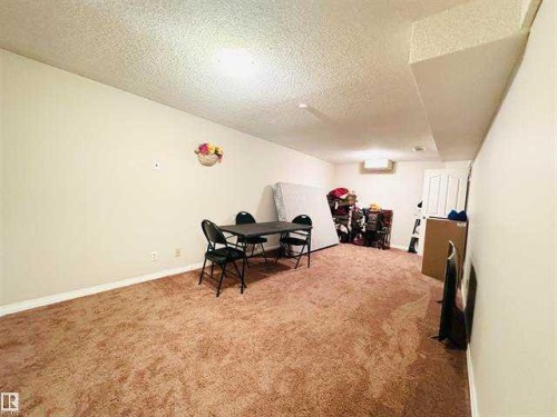 40 Pinecliff Close Ne, Calgary, AB 