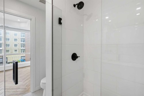 307-8445 Broadcast Avenue Sw, Calgary, AB - Indoor Photo Showing Bathroom