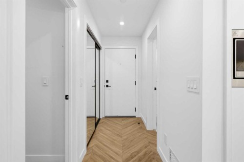307-8445 Broadcast Avenue Sw, Calgary, AB - Indoor Photo Showing Other Room