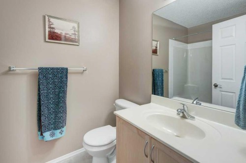 15 New Brighton Manor Se, Calgary, AB 