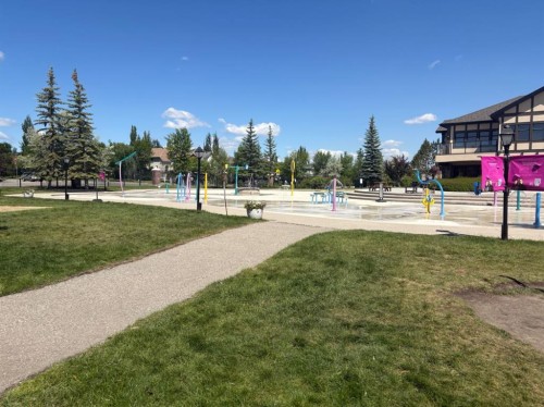 15 New Brighton Manor Se, Calgary, AB 