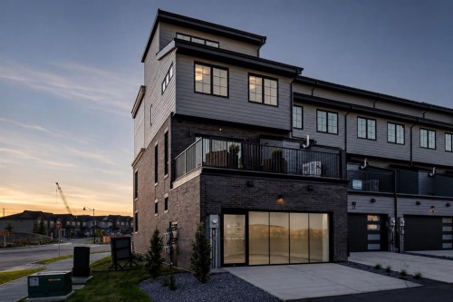 44 Greenwich Heath Nw, Calgary, AB 