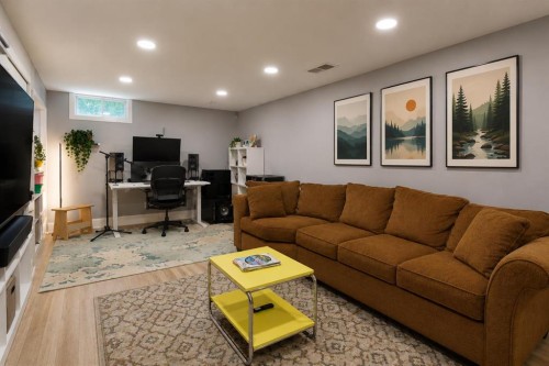 56 Deersaxon Circle Se, Calgary, AB - Indoor
