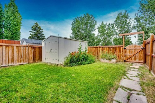 3627 Cedarille Drive Sw, Calgary, AB - Outdoor