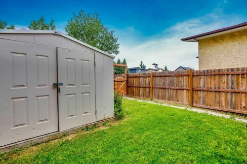 3627 Cedarille Drive Sw, Calgary, AB - Outdoor