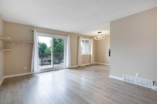 3627 Cedarille Drive Sw, Calgary, AB - Indoor