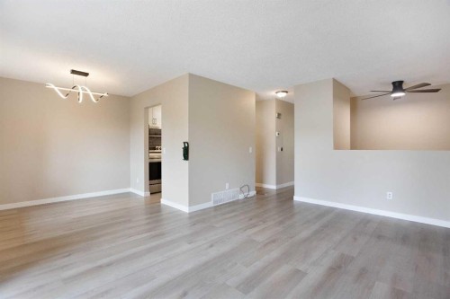 3627 Cedarille Drive Sw, Calgary, AB - Indoor