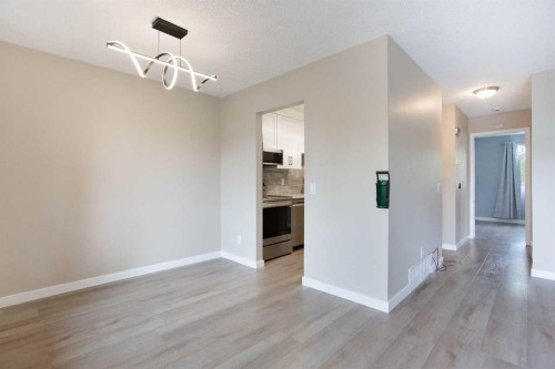3627 Cedarille Drive Sw, Calgary, AB - Indoor