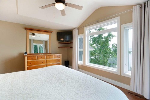57-39408 Range Road 21, Rural Lacombe County, AB - Indoor Photo Showing Bedroom