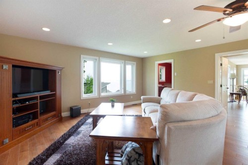57-39408 Range Road 21, Rural Lacombe County, AB - Indoor Photo Showing Living Room