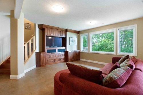 57-39408 Range Road 21, Rural Lacombe County, AB - Indoor Photo Showing Living Room