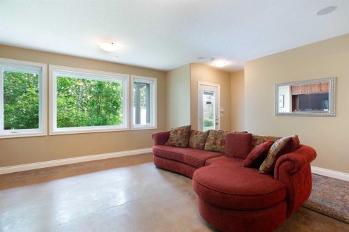 57-39408 Range Road 21, Rural Lacombe County, AB - Indoor Photo Showing Living Room