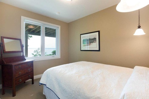 57-39408 Range Road 21, Rural Lacombe County, AB - Indoor Photo Showing Bedroom