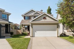 11 Somerglen Court SW Calgary, AB T2Y 3V5