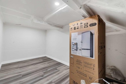 121 Carringvue Park Nw, Calgary, AB - Indoor