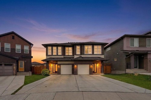 121 Carringvue Park Nw, Calgary, AB - Outdoor With Facade