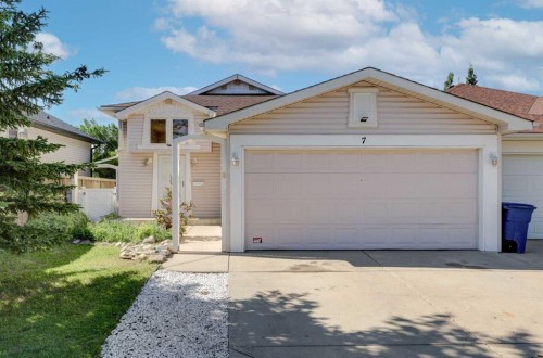 7 Canoe Close  Airdrie, AB T4B 2N3