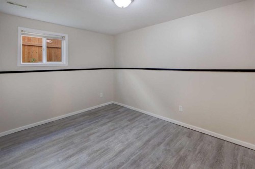 7 Canoe Close, Airdrie, AB 