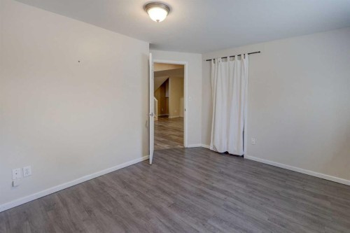 7 Canoe Close, Airdrie, AB 