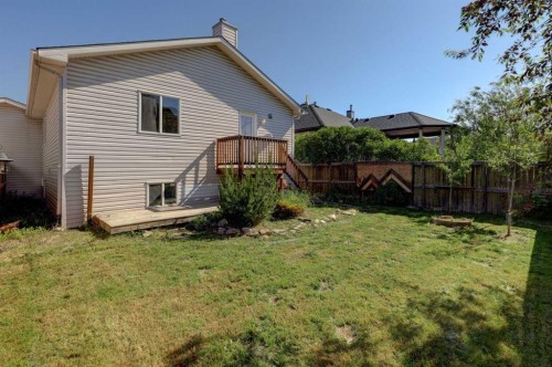 7 Canoe Close, Airdrie, AB 