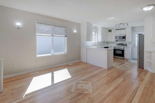 7 Canoe Close, Airdrie, AB 