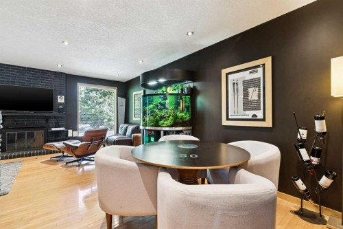 10220 Brookpark Boulevard Sw, Calgary, AB - Indoor