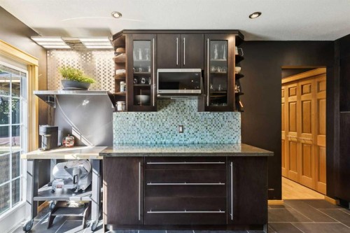 10220 Brookpark Boulevard Sw, Calgary, AB - Indoor