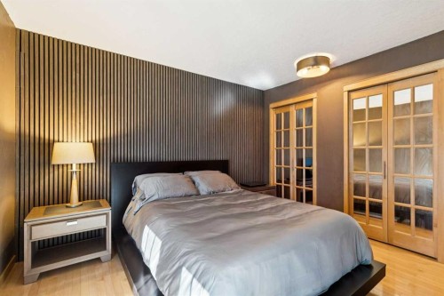 10220 Brookpark Boulevard Sw, Calgary, AB - Indoor Photo Showing Bedroom