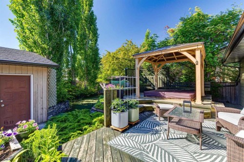 10220 Brookpark Boulevard Sw, Calgary, AB - Outdoor With Deck Patio Veranda