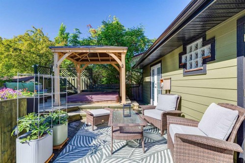 10220 Brookpark Boulevard Sw, Calgary, AB - Outdoor With Deck Patio Veranda With Exterior